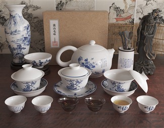 中式陶瓷器皿